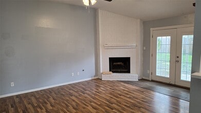 Building Photo - 1502 Sudbury Dr