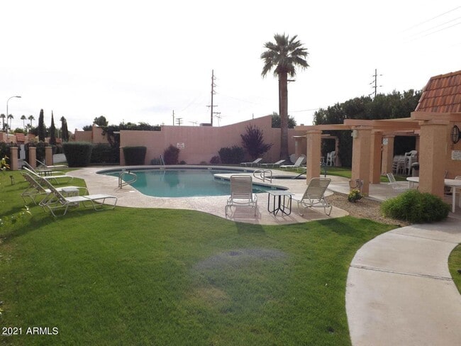 Building Photo - 5100 N Miller Rd