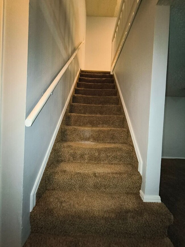 Building Photo - 1224 E Selma St