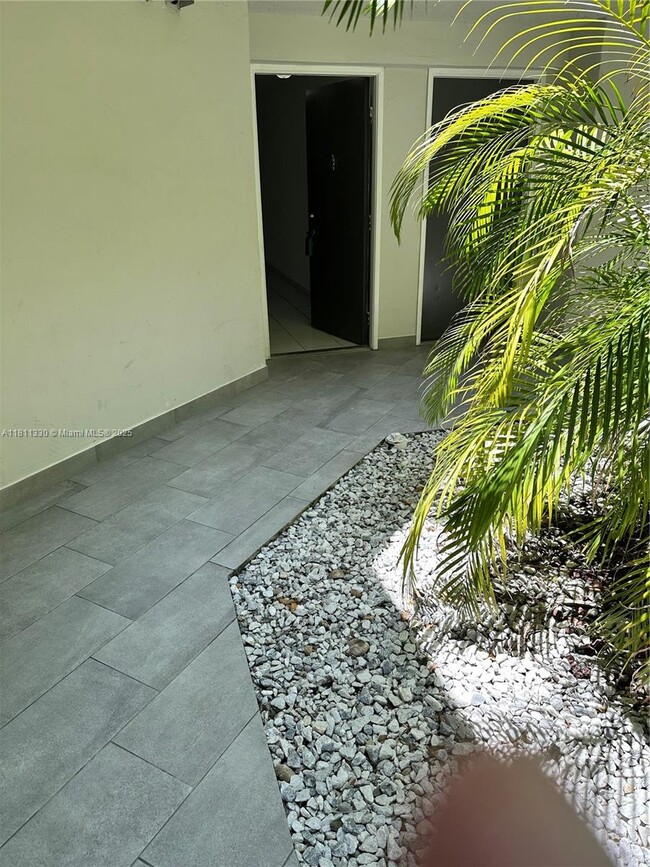 Foto del edificio - 9431 Fontainebleau Blvd