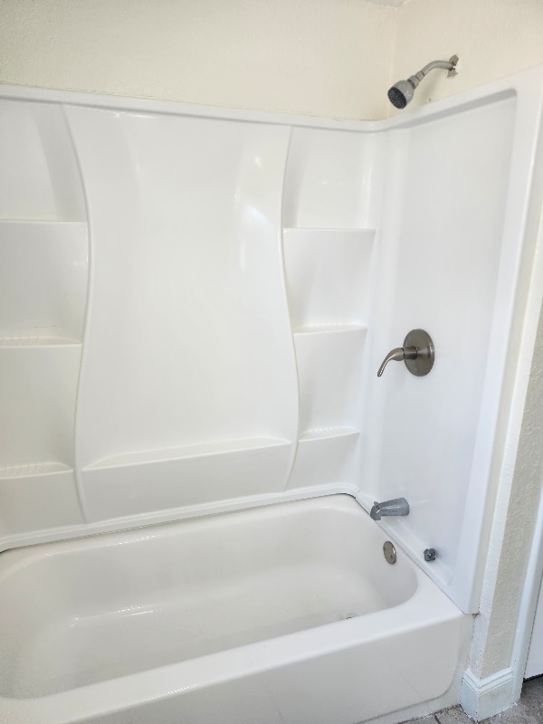 Building Photo - 1335 E Bay St