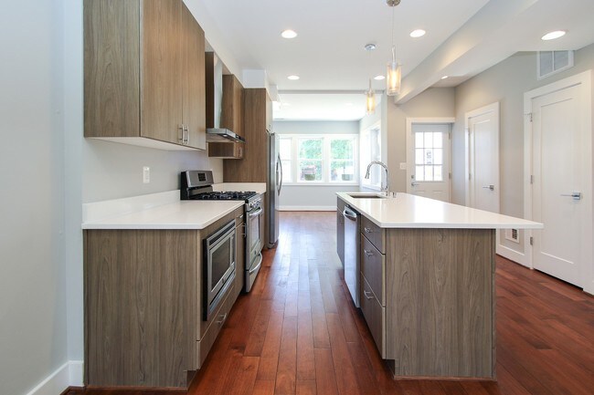 Building Photo - 1810 M St NE