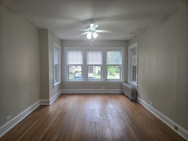 Building Photo - 800 Seward St