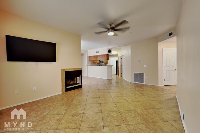 Foto del edificio - 600 W Grove Pkwy