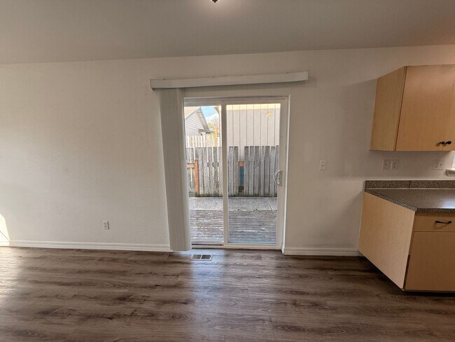 Foto del edificio - 2430/2434/2436 Pacific Street