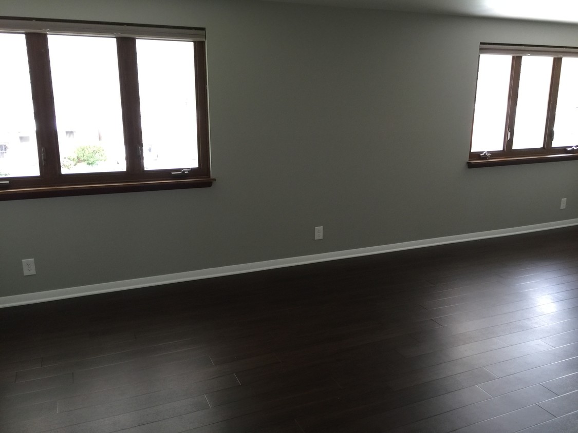 Foto principal - 219 Highland Ave