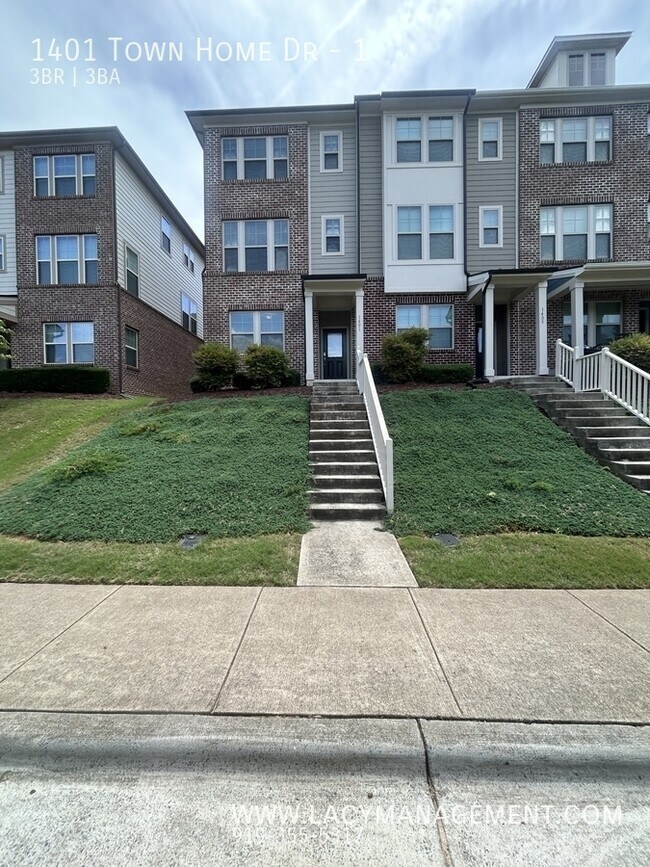 Foto del edificio - 1401 Town Home Dr