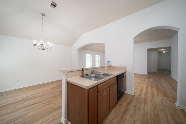 Foto del edificio - 5706 Rocky Trail Dr