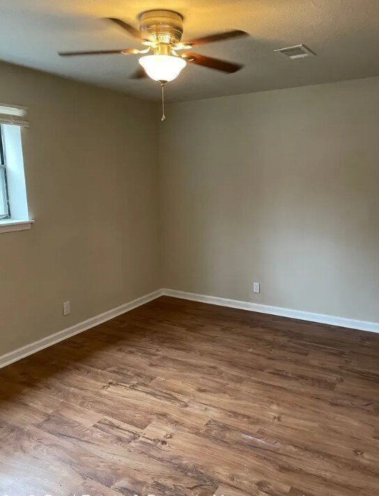 Foto del edificio - "Charming 3-Bedroom Retreat with Fireplace in Prime Jonesboro Location!"