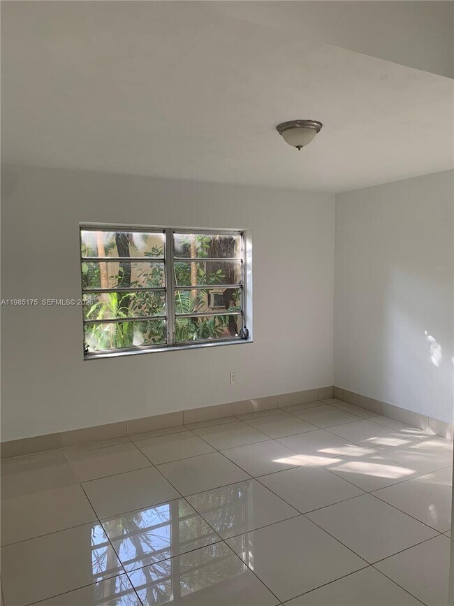 Foto del edificio - 315 Majorca Ave