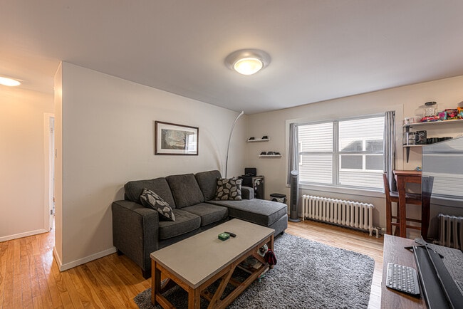 Building Photo - 2966 Windsor St