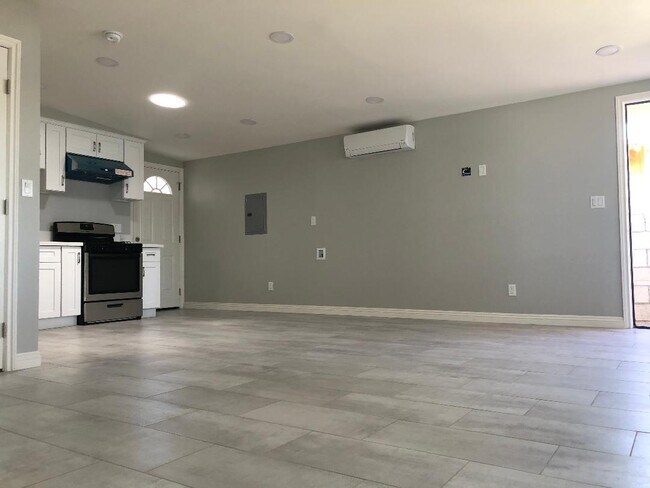 Foto del edificio - 4221 W Roberts Dr