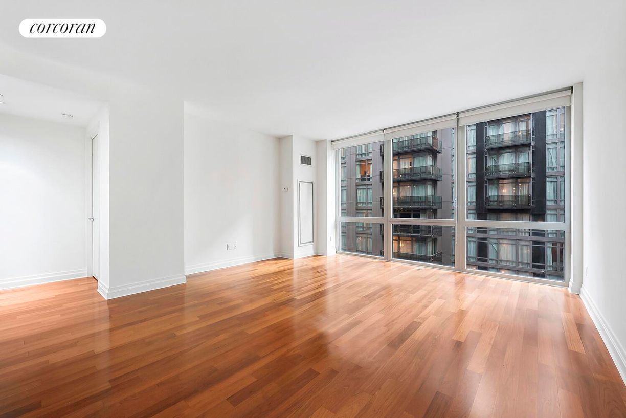 Foto principal - 39-45 E 29th St