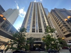 Foto principal - 200 N Dearborn St