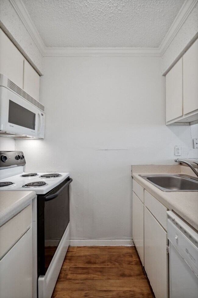 Foto del edificio - 4105 Speedway, Unit 105