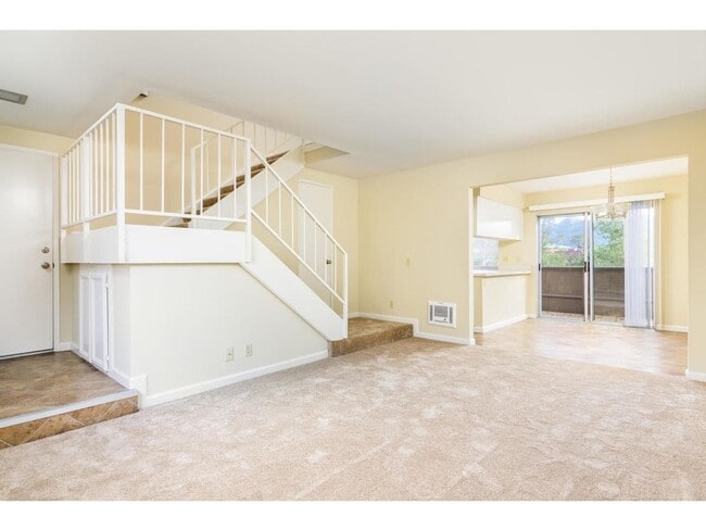 Building Photo - Perfect 2BR in Mission Valley!