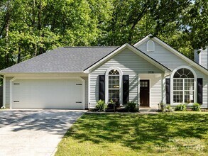 Building Photo - 7731 Ivy Hollow Dr