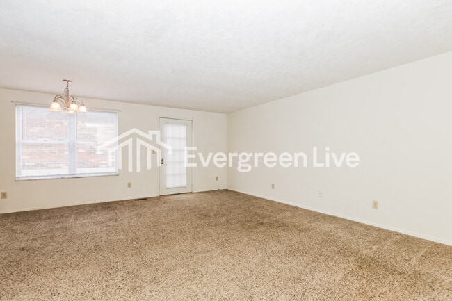 Building Photo - 8615 Baton Rouge Dr