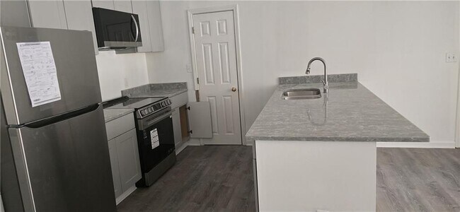 Building Photo - 4951 Larkspur Ln