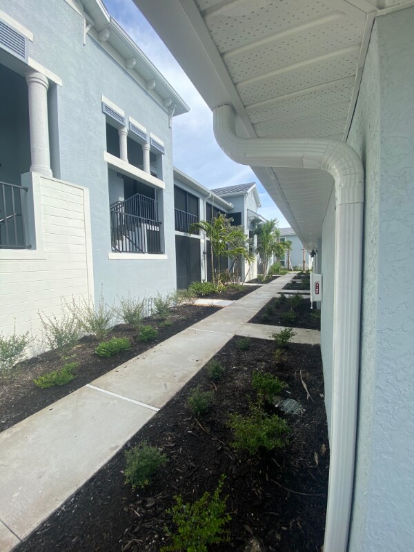 Foto del edificio - 14194 Heritage Landing Blvd