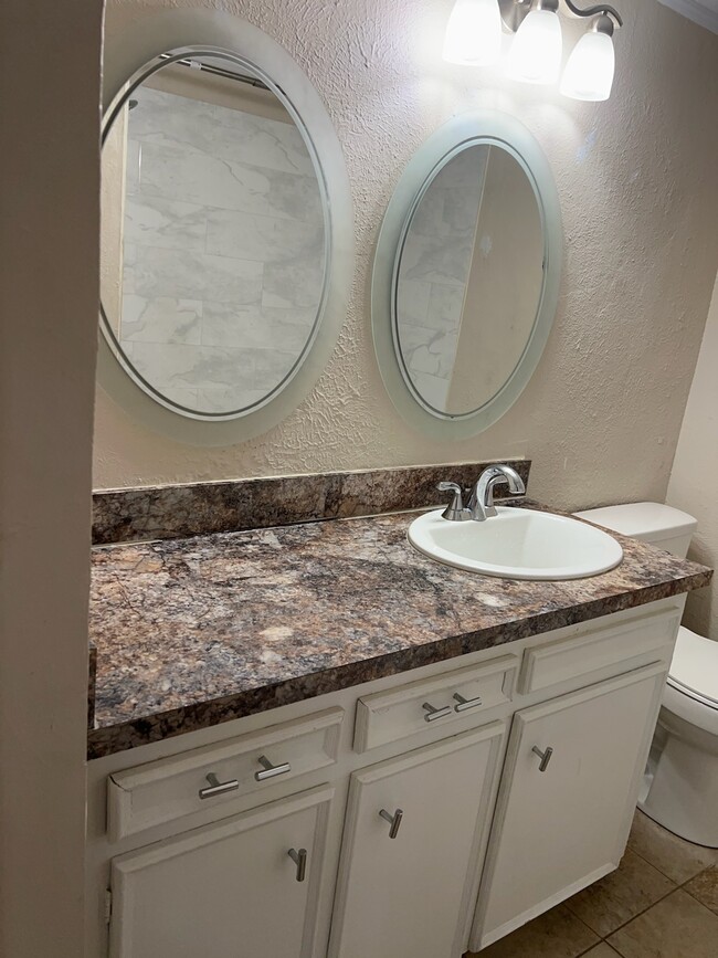 Bathroom - 4217 Avondale Ave