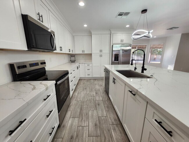 Foto del edificio - Charming Chandler Home in Quiet Cul-de-Sac — Huge Lot & 3 Bedrooms!