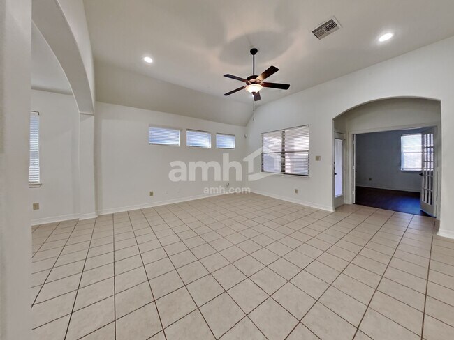 Building Photo - 10224 Forest Glade Ct