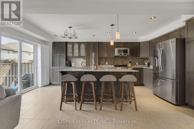 Building Photo - 41 Bellagio Ave