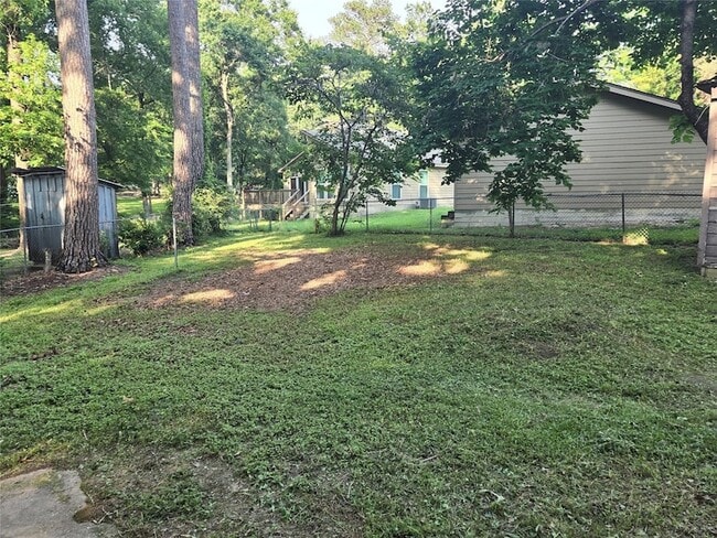 Building Photo - 6005 Beech Dr