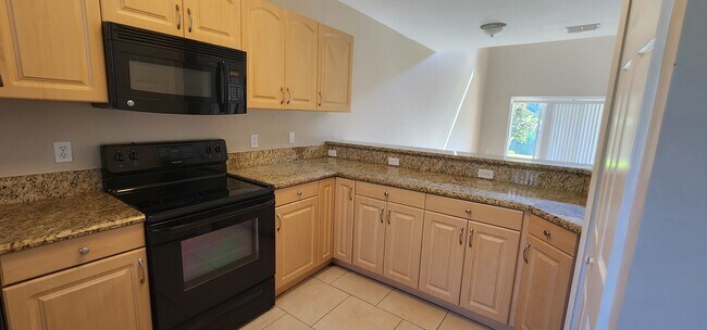 Photo - 3 Bedroom 2 Bath Lakefront Townhouse