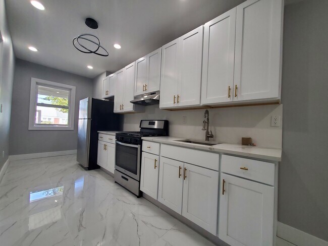 484 Kennedy Blvd 1F - 482 Kennedy Blvd