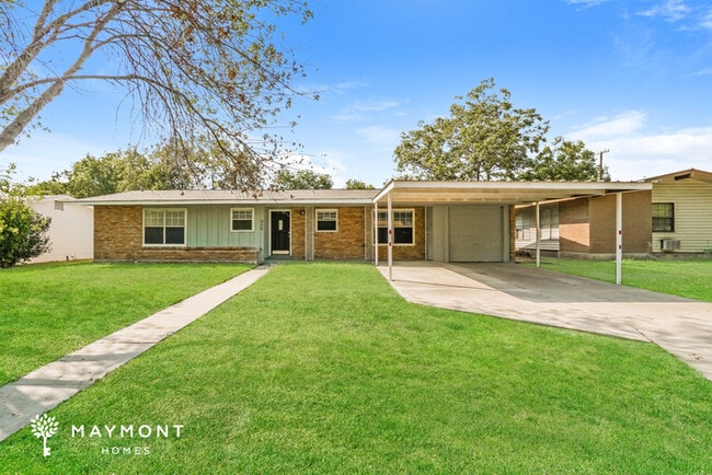Building Photo - 906 Olney Dr