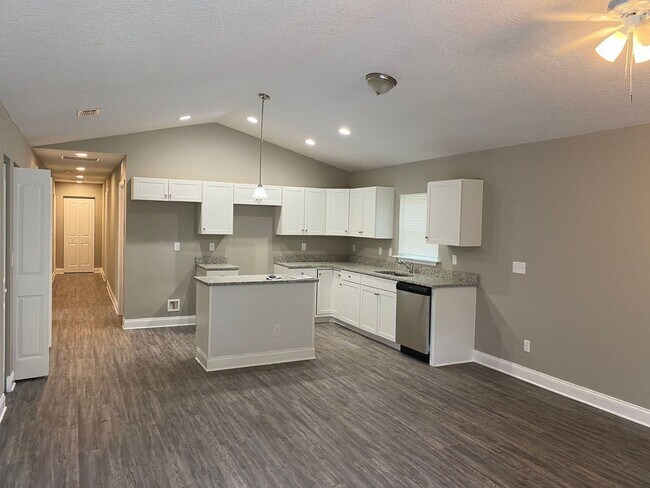 Building Photo - 5357 Oak Trail Ln