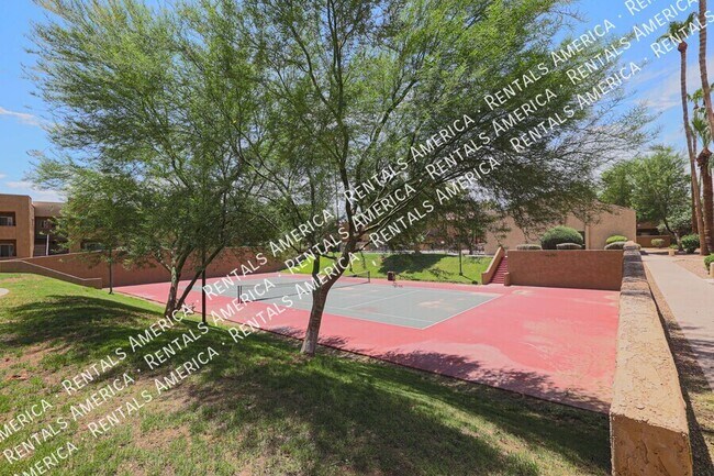 Foto del edificio - 5877 N Granite Reef Rd