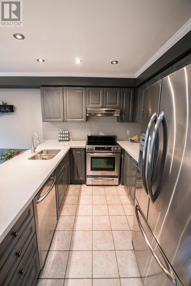 Building Photo - 6867 SHADE HOUSE Ct