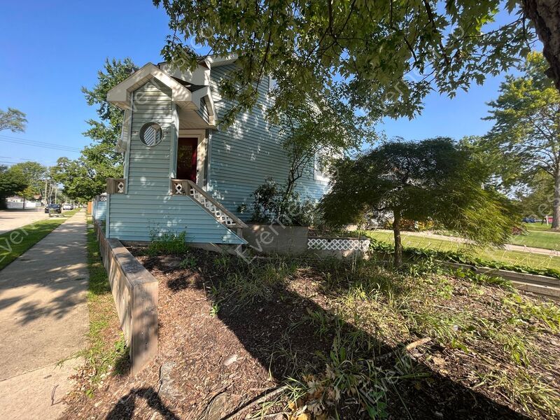 Primary Photo - 3303 Garden Ave