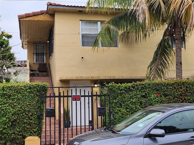 Foto del edificio - 901 SW 10th Ave