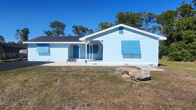 Building Photo - Charming 3BR/2BA House in Lehigh MOVE IN SPECIAL 50% OFF FIRST MONTH RENT!