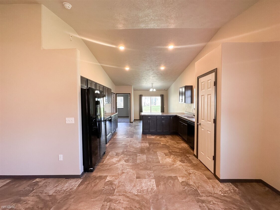 3 br, 2 bath Townhome - Ivy Town Homes 2 ... - 3 br, 2 bath Townhome - Ivy Town Homes  2 ...