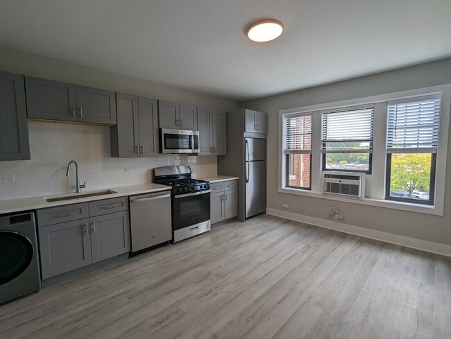 Building Photo - 372 Hazel Ave