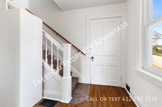 Building Photo - 331 Meadow Ave