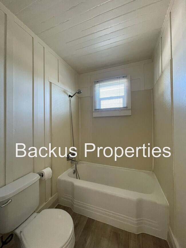 Foto del edificio - 361 Reeside Ave