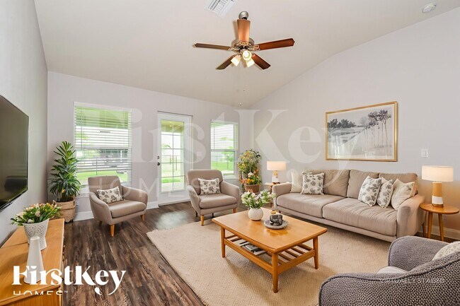 Building Photo - 2716 NW 3rd Ave