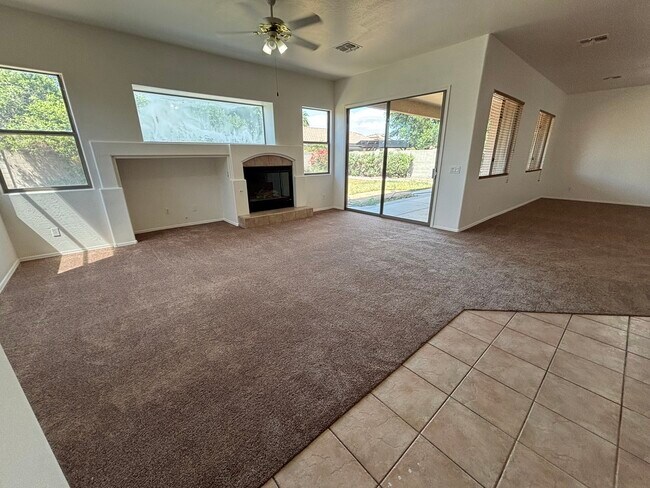 Foto del edificio - 2120 E Flintlock Way