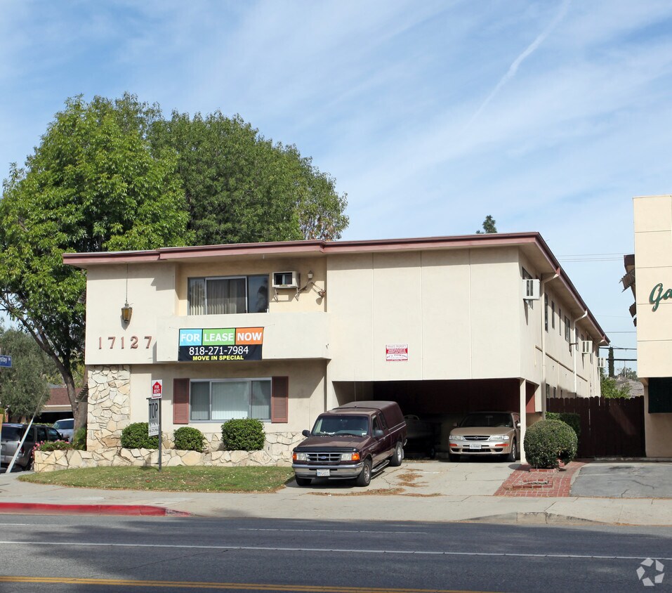 Primary Photo - 17127 Chatsworth St