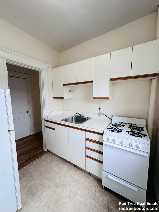 Photo - 1144 Commonwealth Ave Apartment