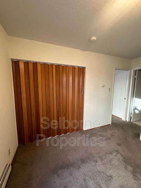Building Photo - 443 Lee St