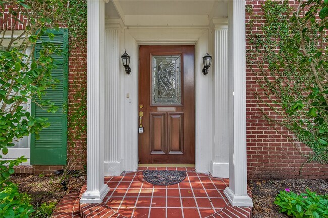 Foto del edificio - 7128 Staffordshire Blvd