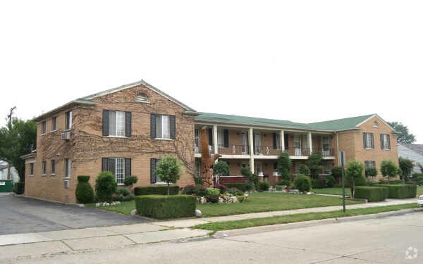 Building Photo - 16287 Aurora Avenue