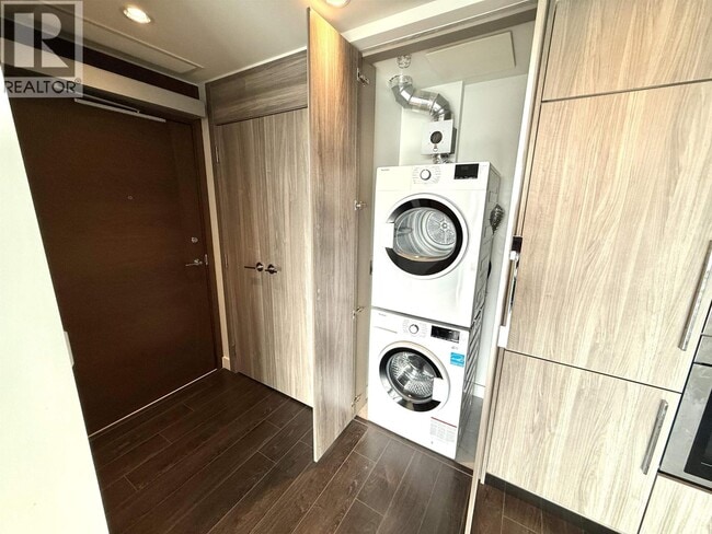 Photo du bâtiment - 4720 Lougheed Hwy.